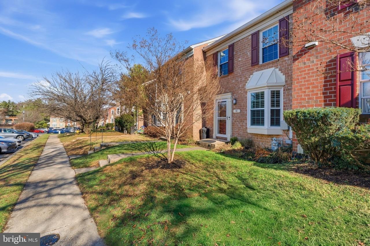 41 Jones Falls Ter - Photo 2 of 45