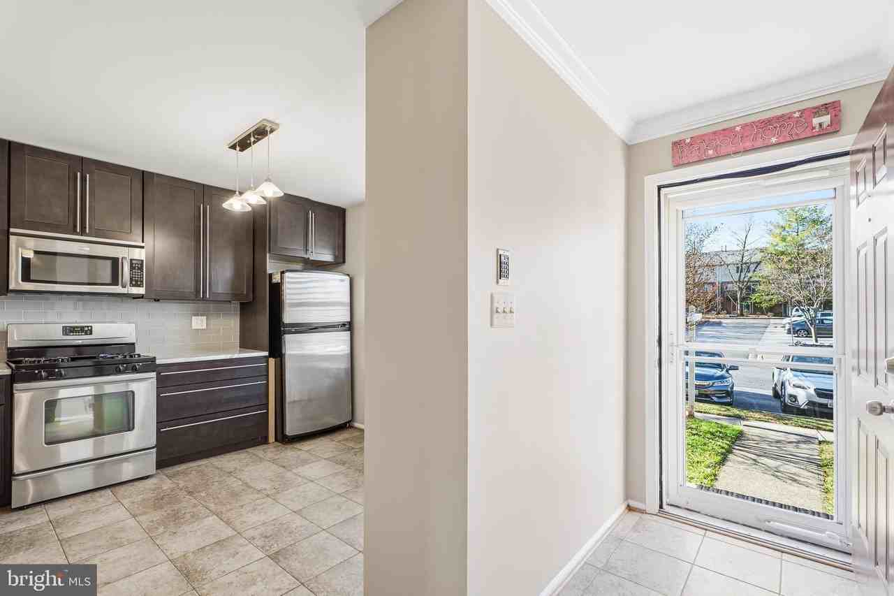 41 Jones Falls Ter - Photo 7 of 45