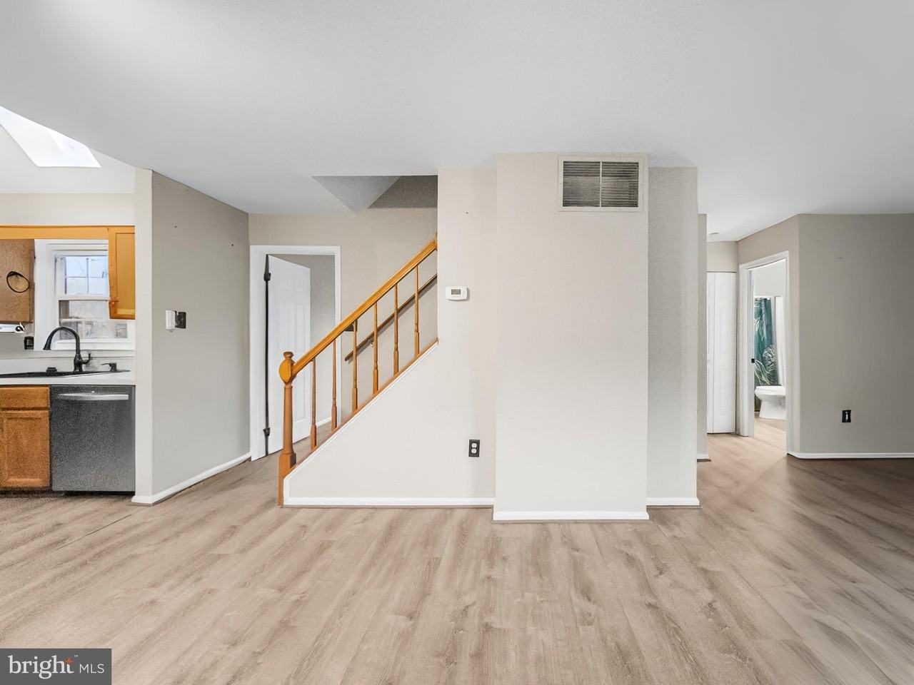 6586 Hemlock Point Rd - Photo 6 of 19