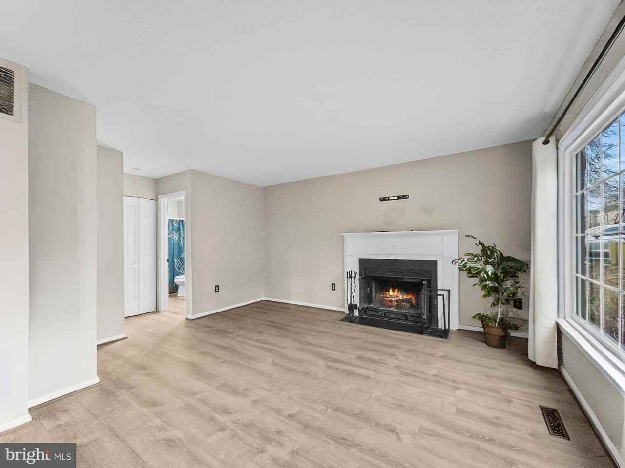 6586 Hemlock Point Rd - Photo 7 of 19