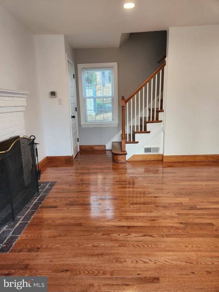 502 E Schuyler Rd - Photo 2 of 38