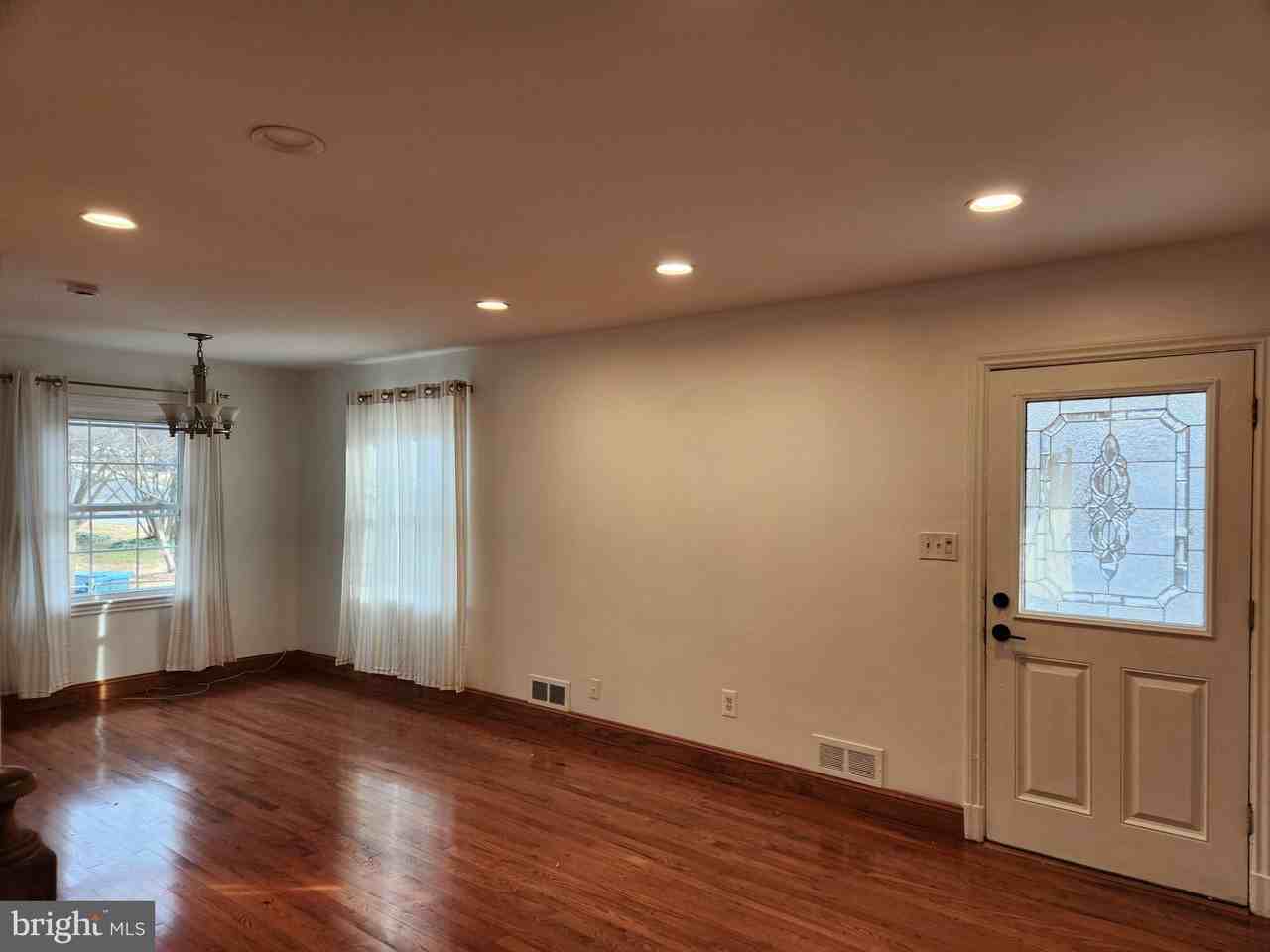 502 E Schuyler Rd - Photo 4 of 38