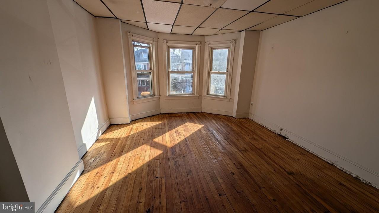 263 Highland Ave - Photo 7 of 18