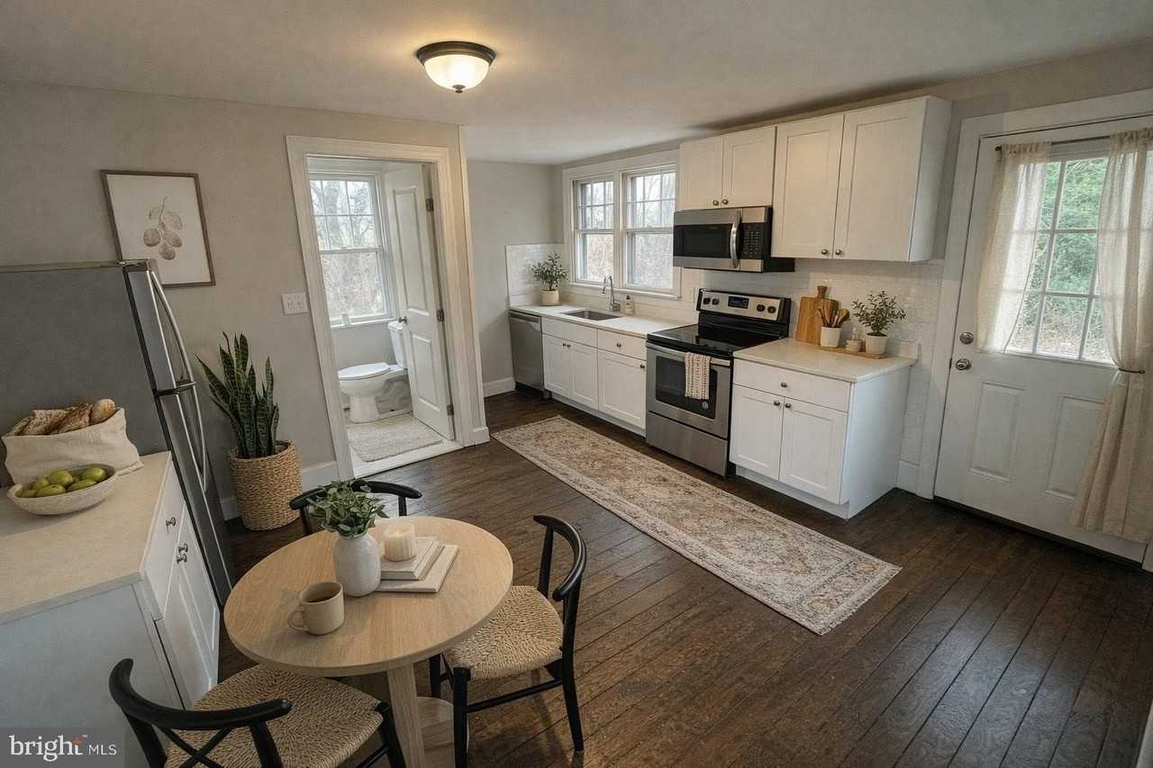 722 FAUST Road unit: Rear House #REAR - Photo 5 of 18