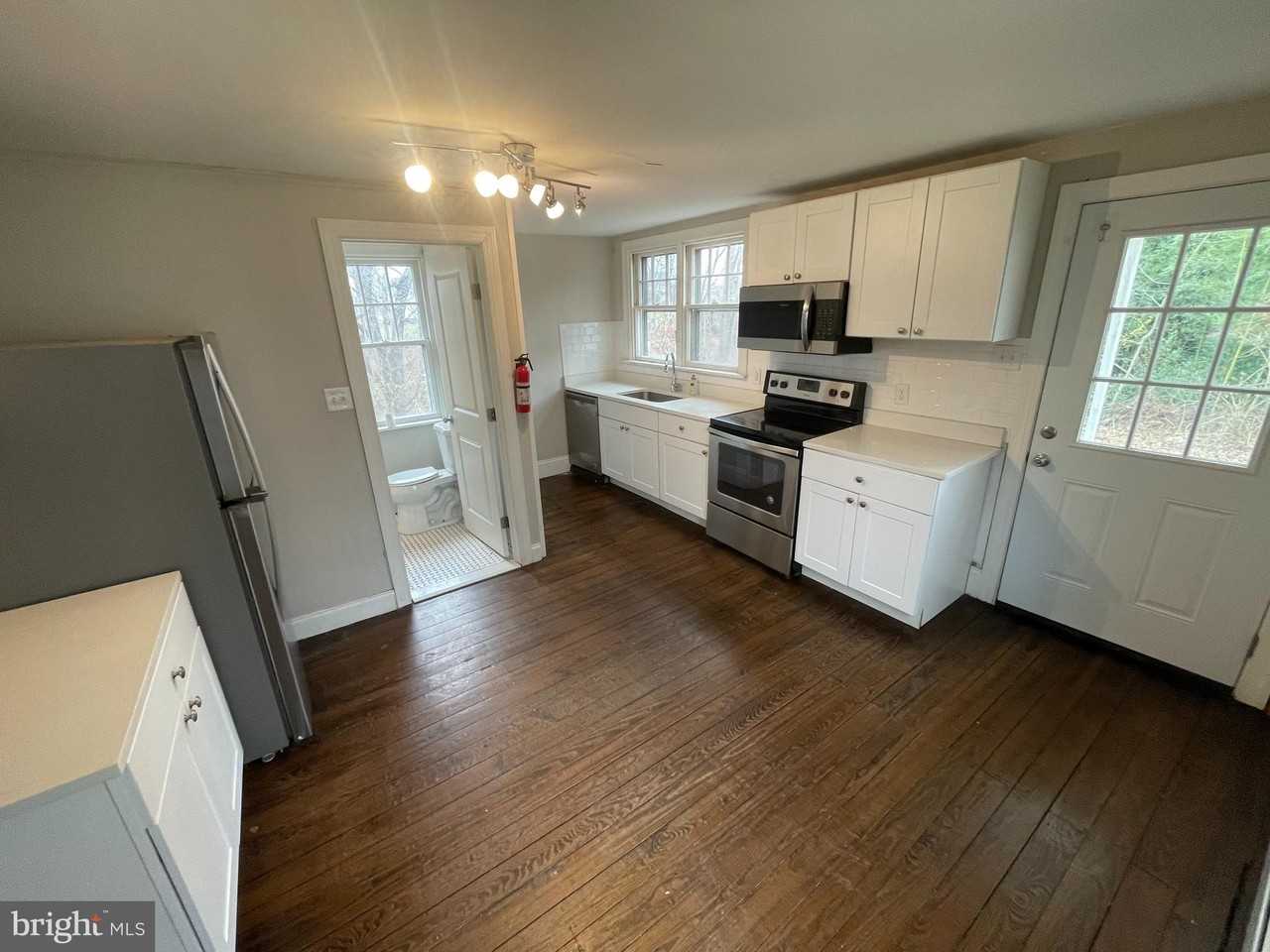 722 FAUST Road unit: Rear House #REAR - Photo 6 of 18