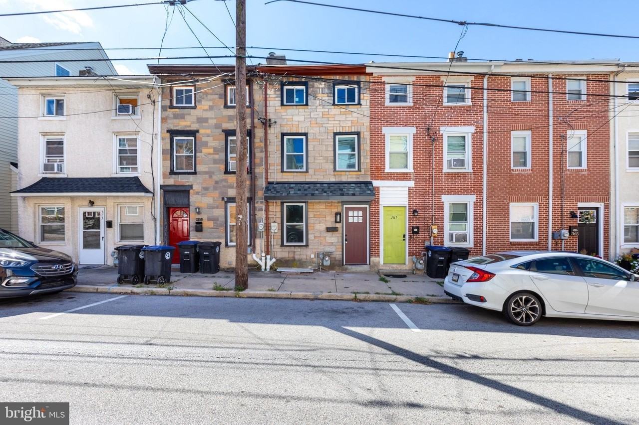 369 E Hector St - Photo 2 of 44