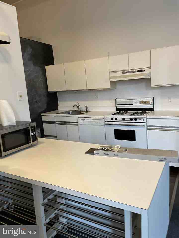 408 Vine St Apt 2a #2A - Photo 6 of 29