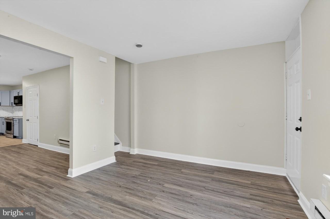 1729 N Bambrey St - Photo 4 of 23