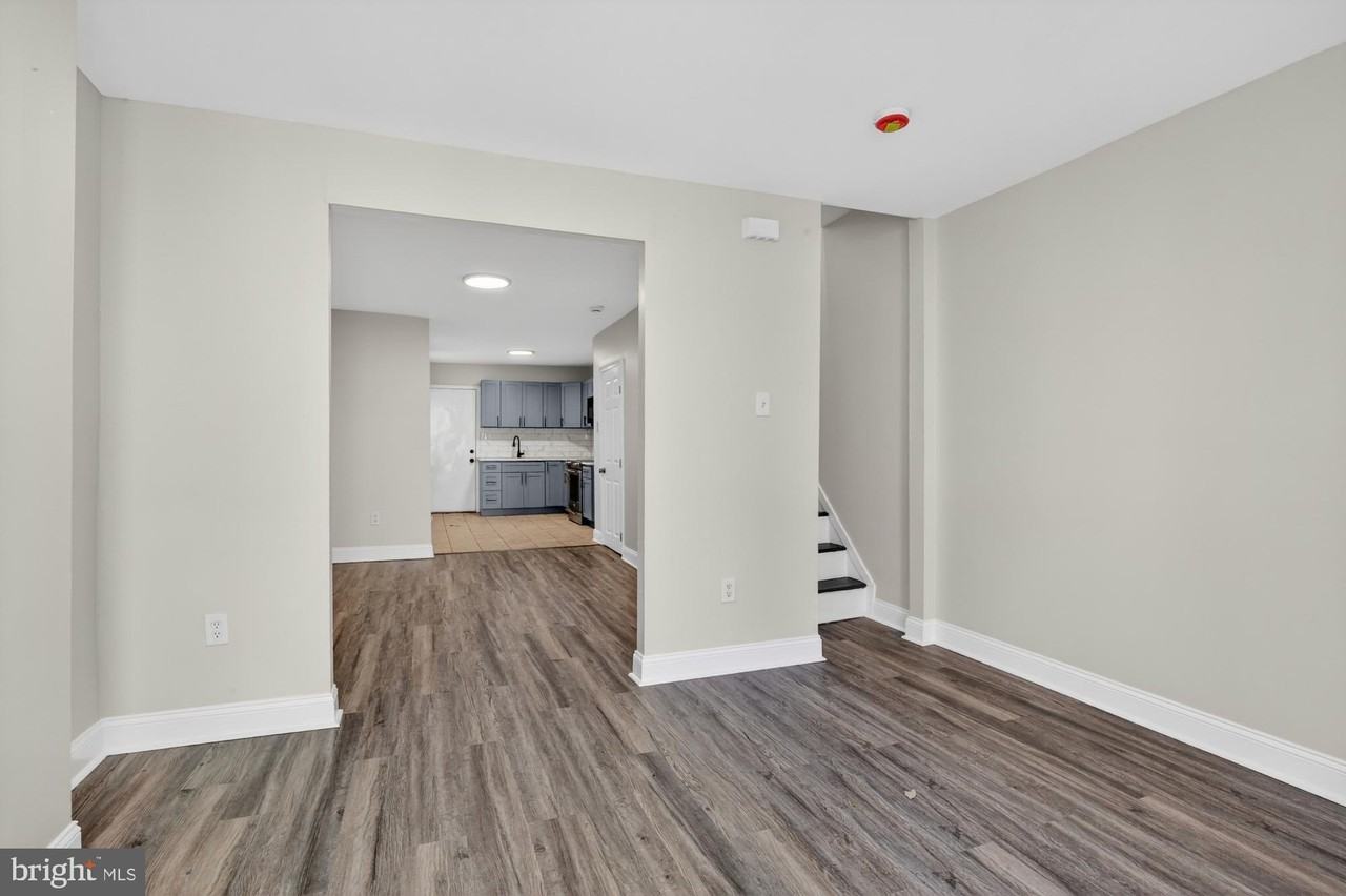 1729 N Bambrey St - Photo 5 of 23