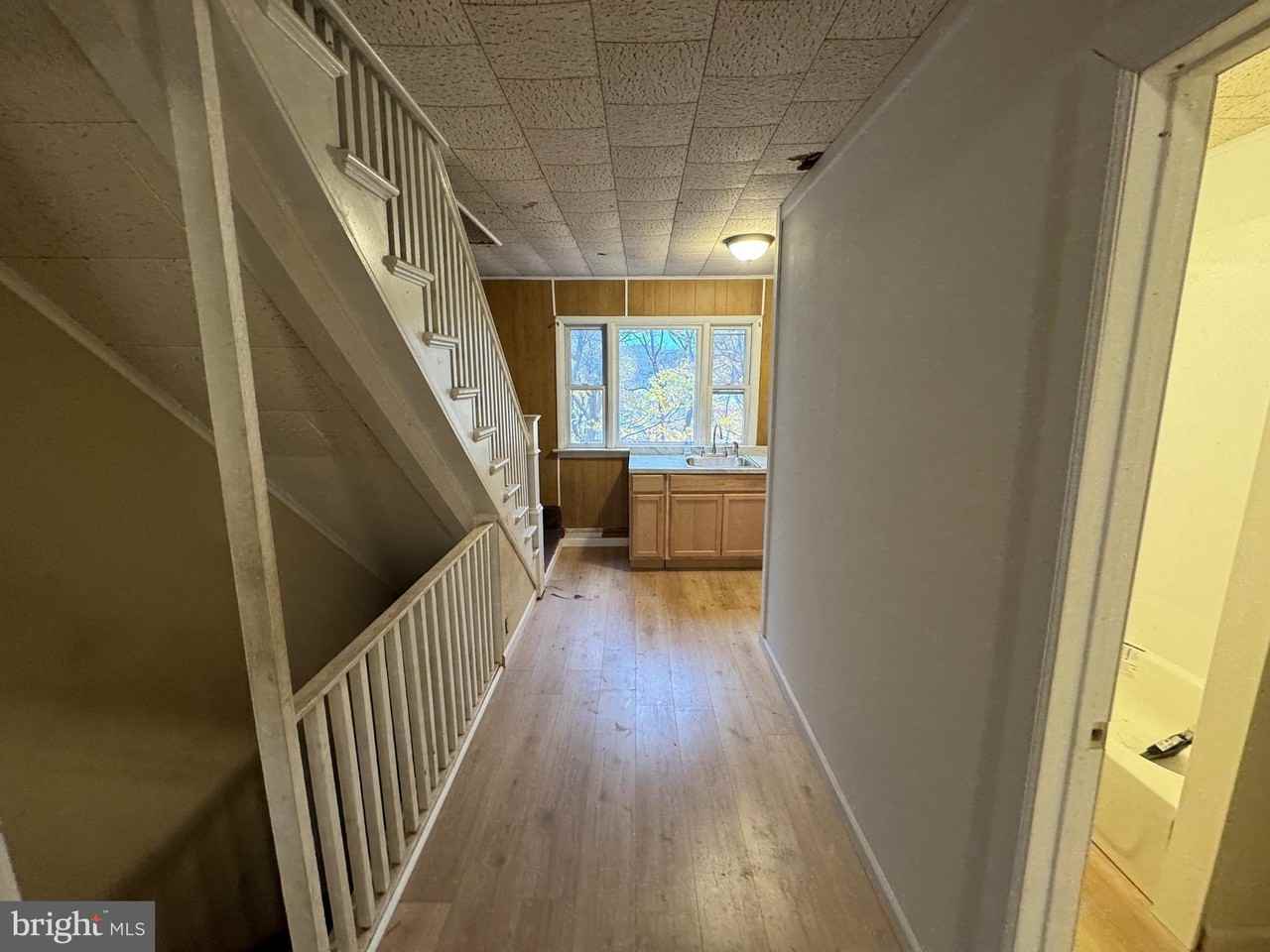 124 Spruce St - Photo 5 of 13