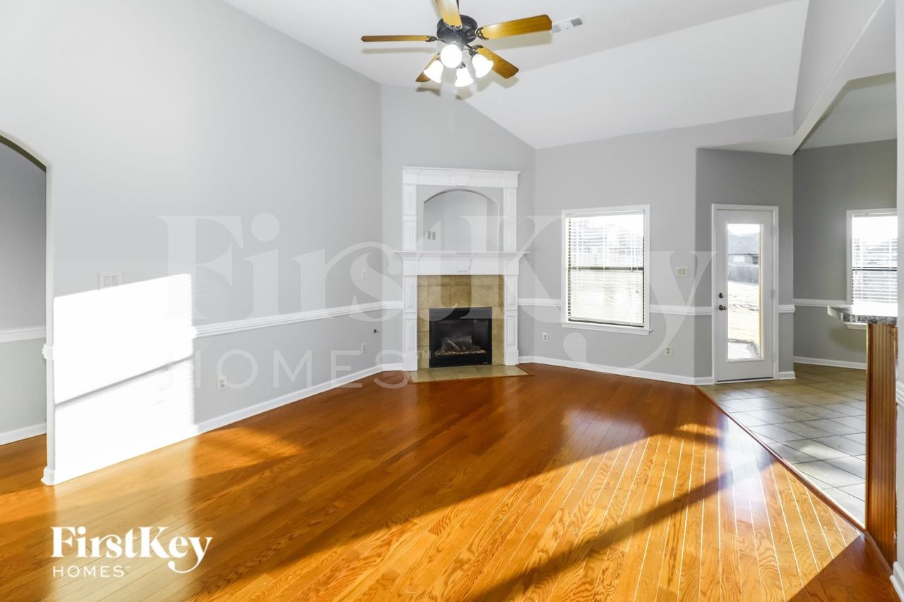 100 Whispering Creek Cv - Photo 4 of 15