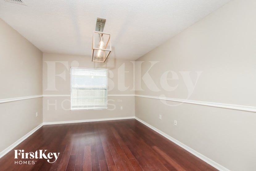 3317 Slate St - Photo 4 of 15