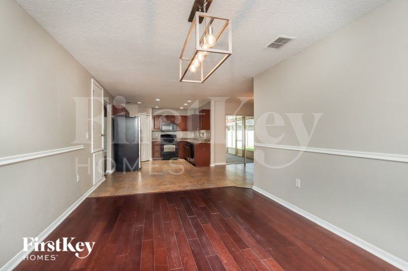 3317 Slate St - Photo 5 of 15