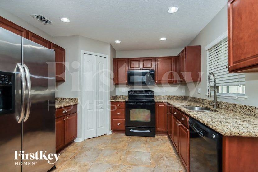 3317 Slate St - Photo 7 of 15