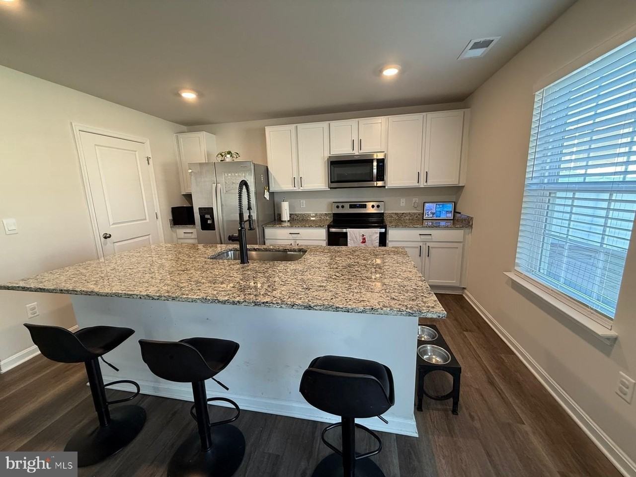 367 Centergate Dr - Photo 4 of 24