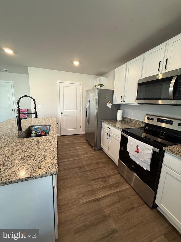 367 Centergate Dr - Photo 5 of 24