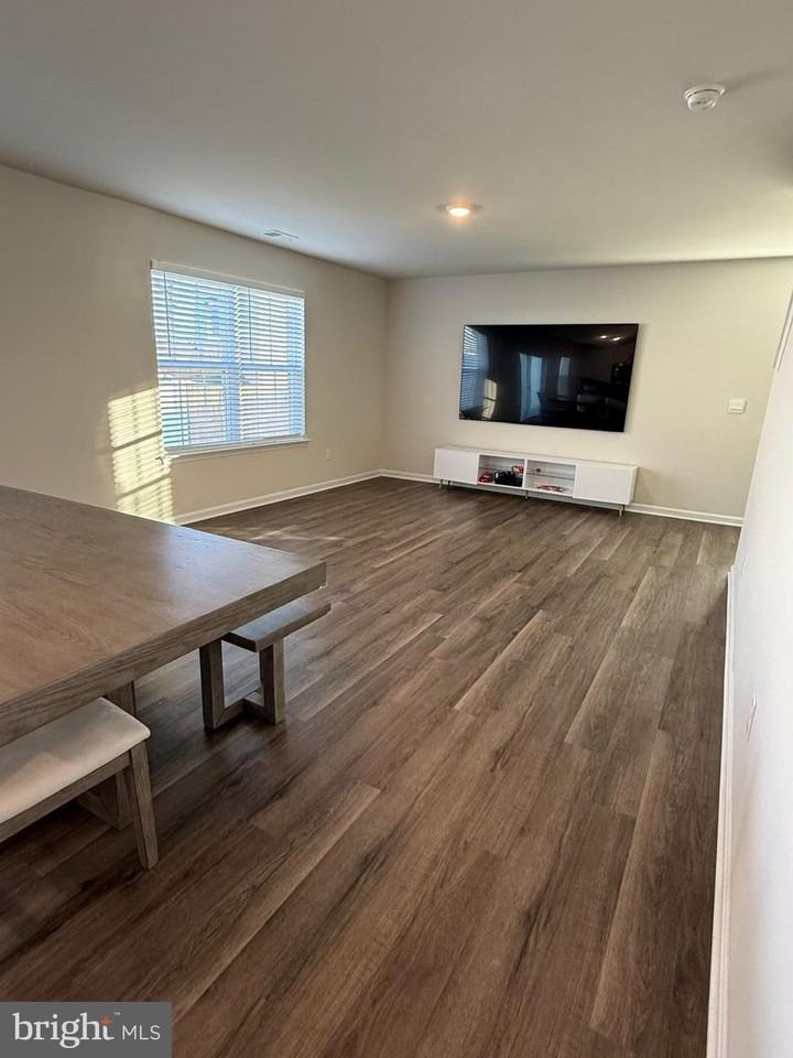 367 Centergate Dr - Photo 6 of 24