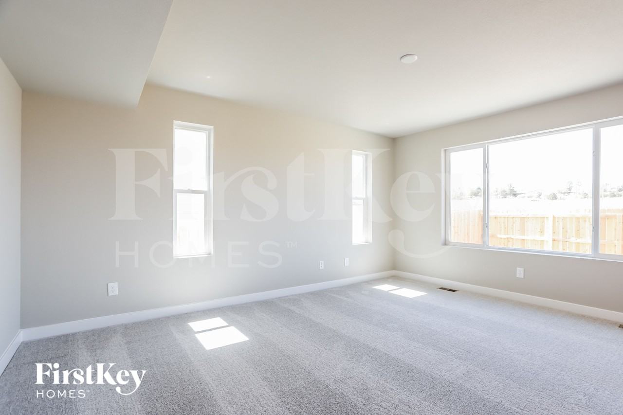 10567 Horton Dr - Photo 3 of 15