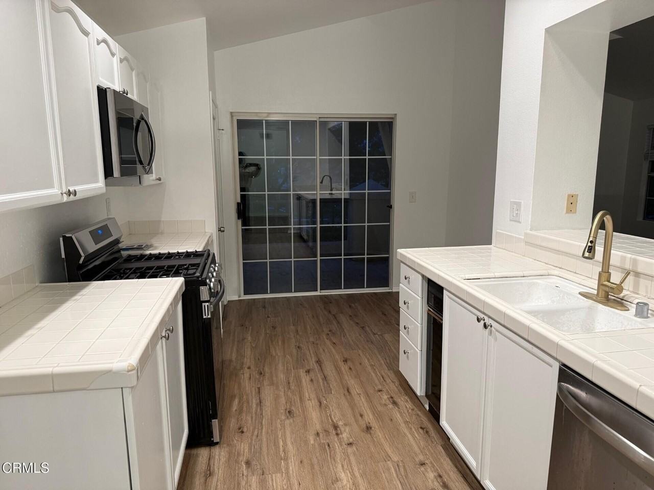 1321 Jamaica Ln - Photo 3 of 5