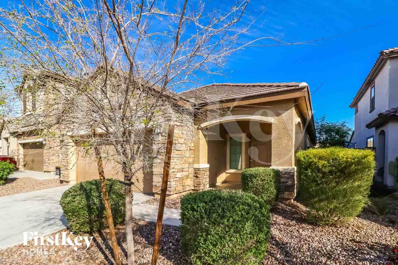 19640 W Woodlands Ave - Photo 2 of 15