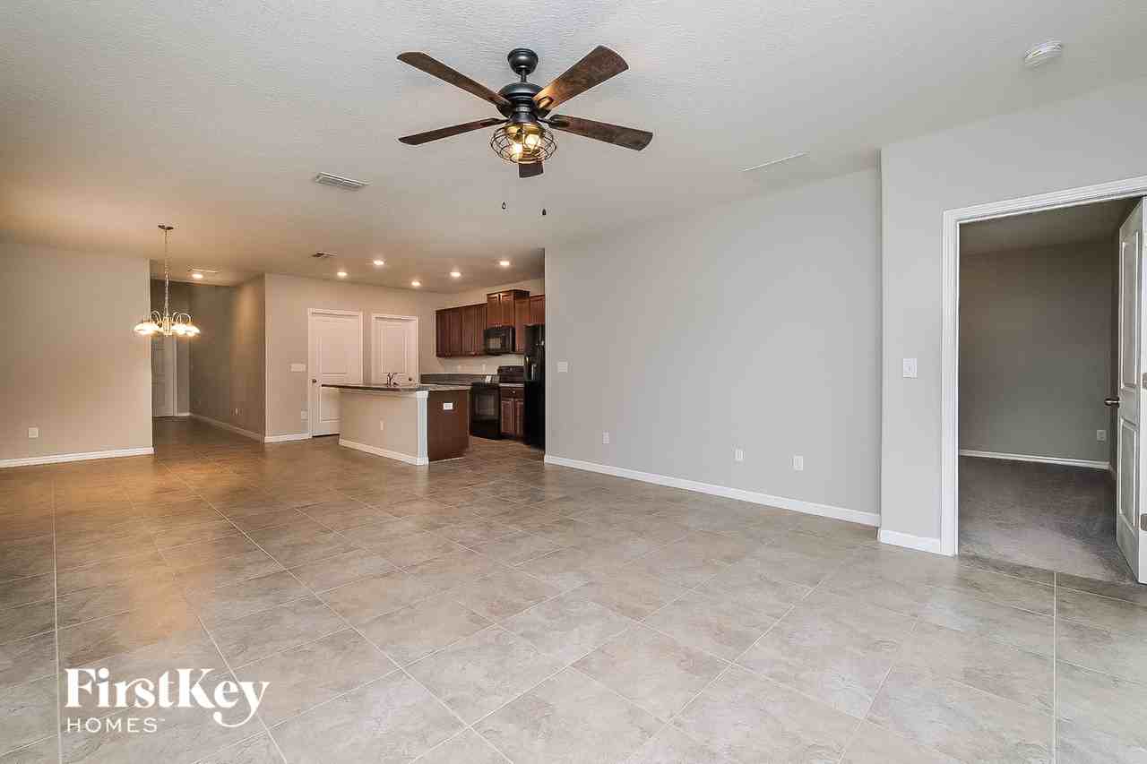 6918 Emerald Spring Loop - Photo 3 of 16