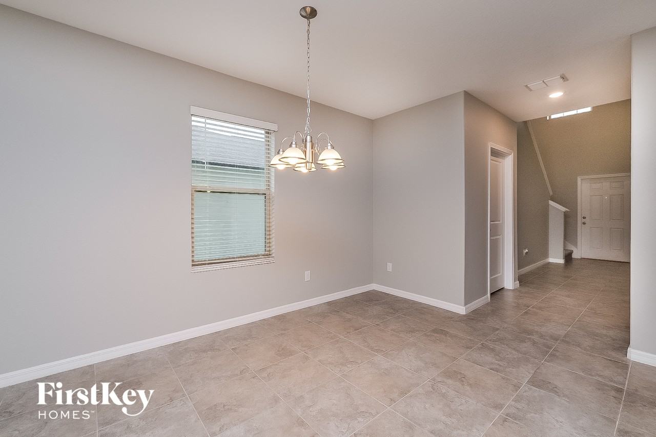 6918 Emerald Spring Loop - Photo 4 of 16