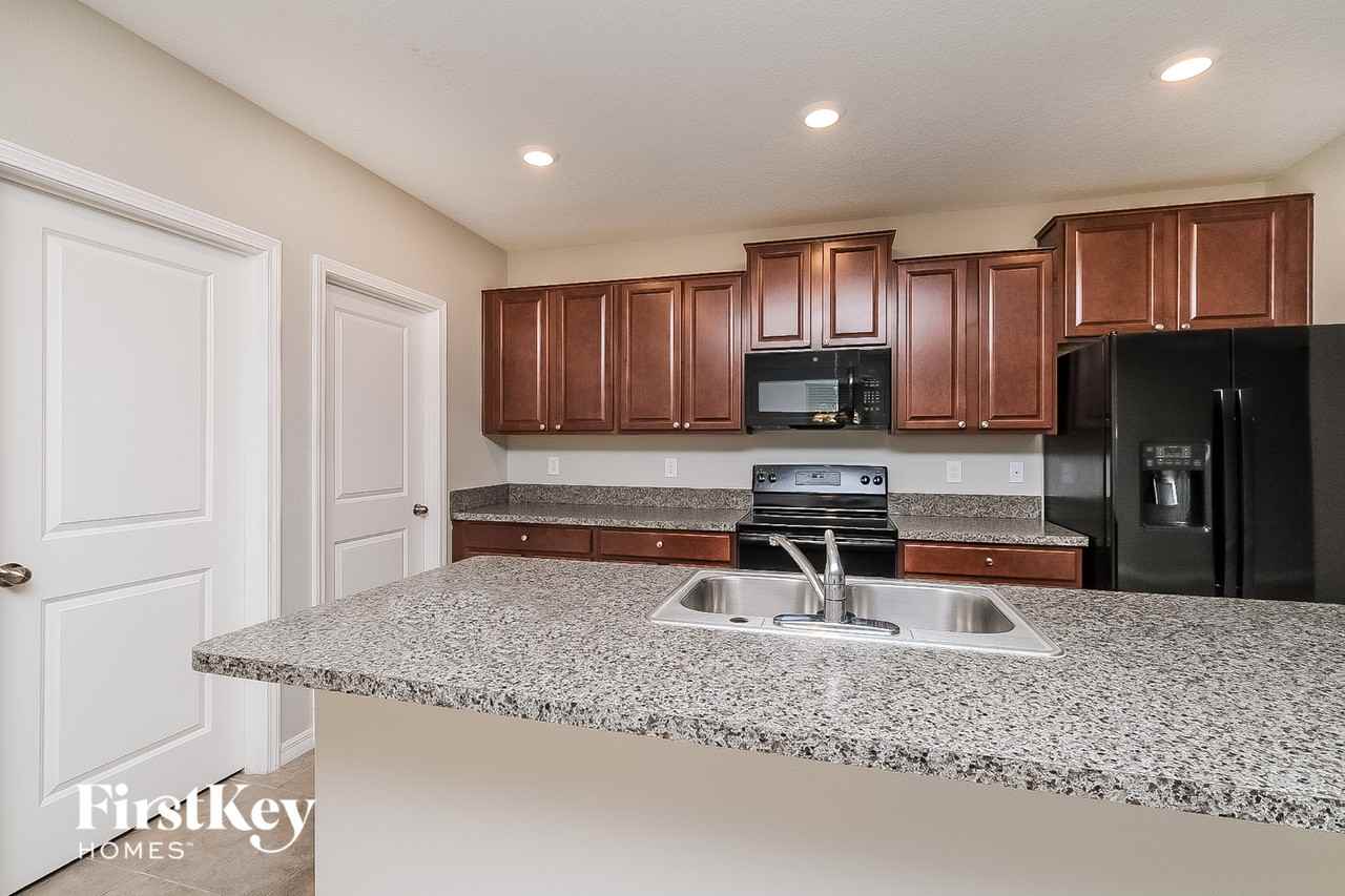 6918 Emerald Spring Loop - Photo 5 of 16