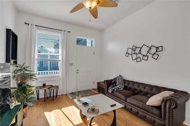 819 4th St - Photo 2 of 10