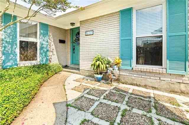 2157 Leslie St - Photo 2 of 21