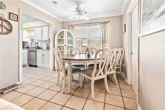 2157 Leslie St - Photo 4 of 21