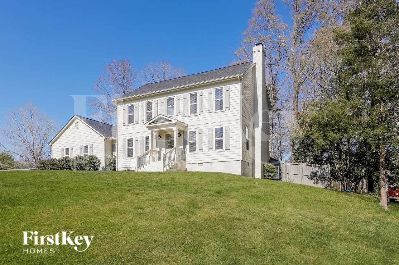 11801 Lansbury Ct - Photo 2 of 15