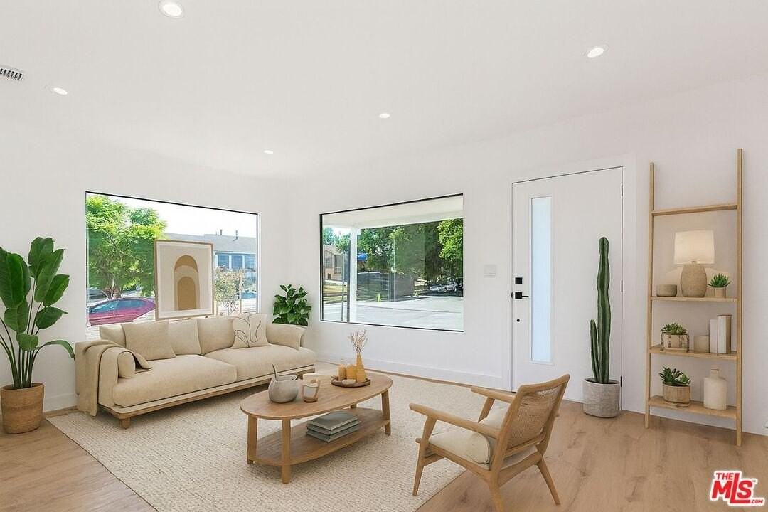 2930 S Spaulding Ave - Photo 4 of 26