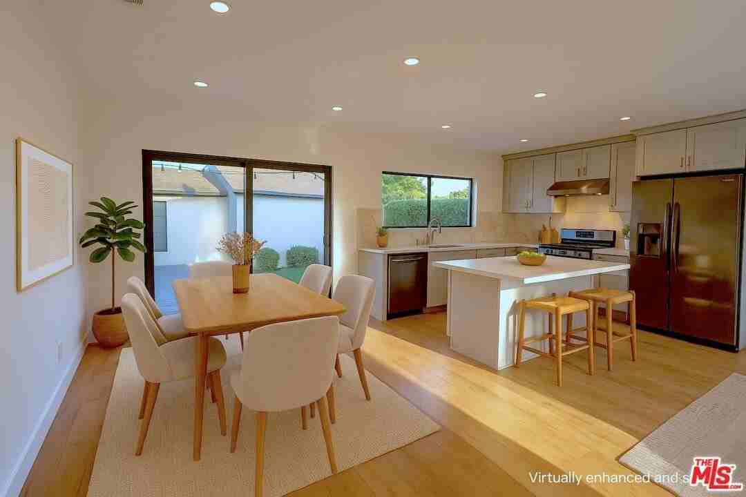 2930 S Spaulding Ave - Photo 7 of 26