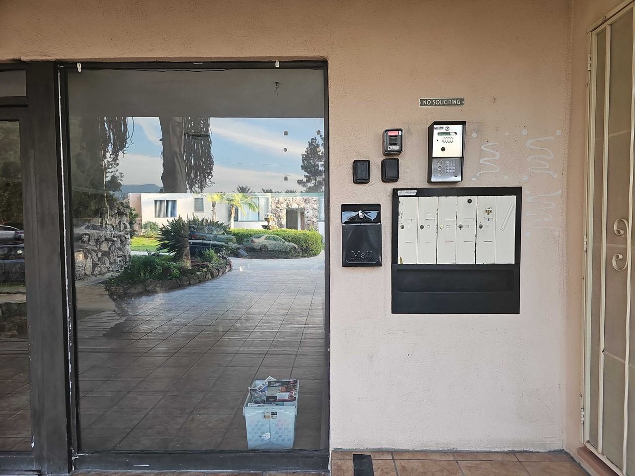 Amherst Dr - Photo 2 of 35