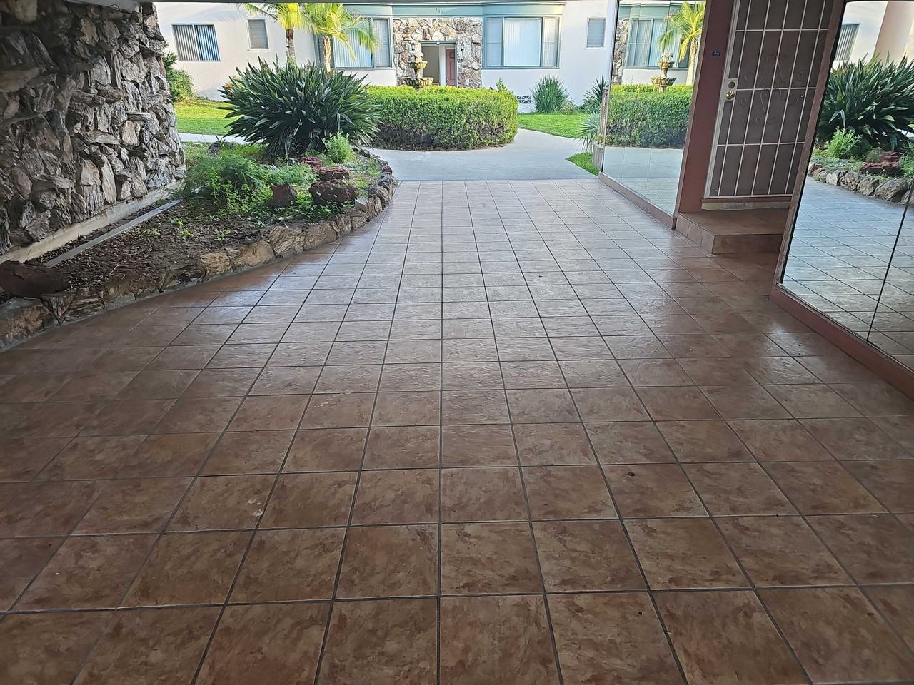 Amherst Dr - Photo 3 of 35