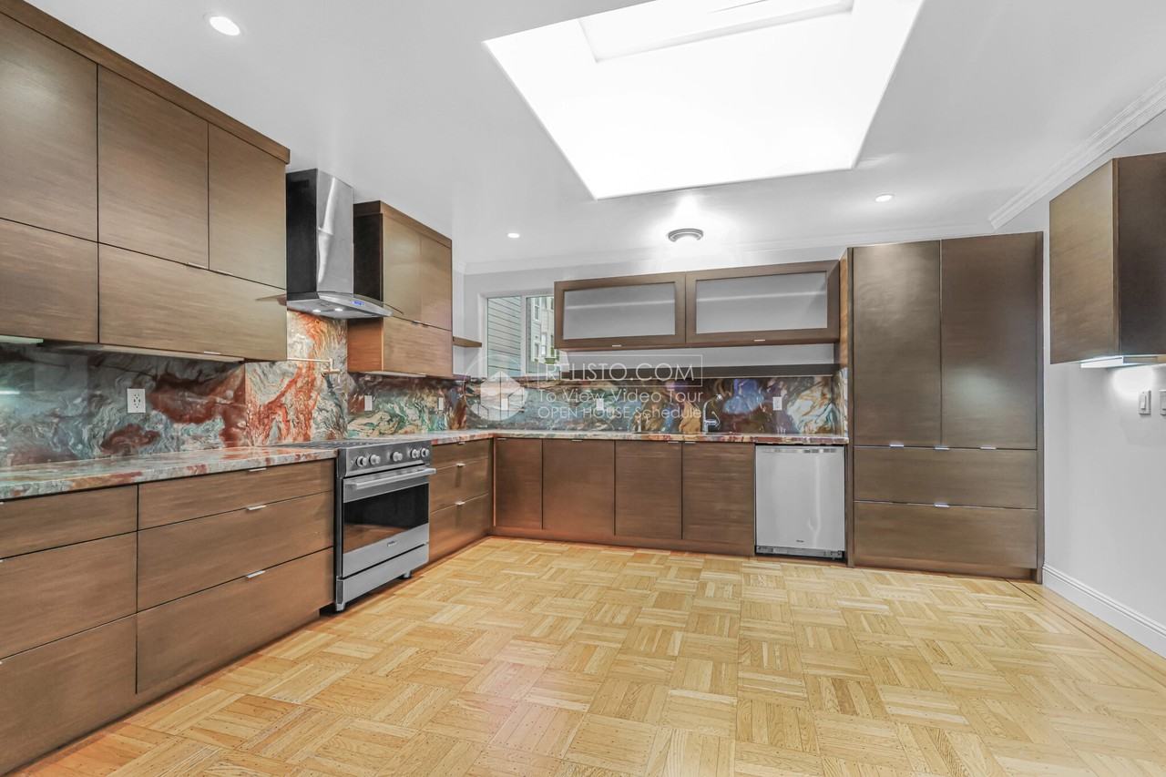 2629 Lombard St - Photo 3 of 17