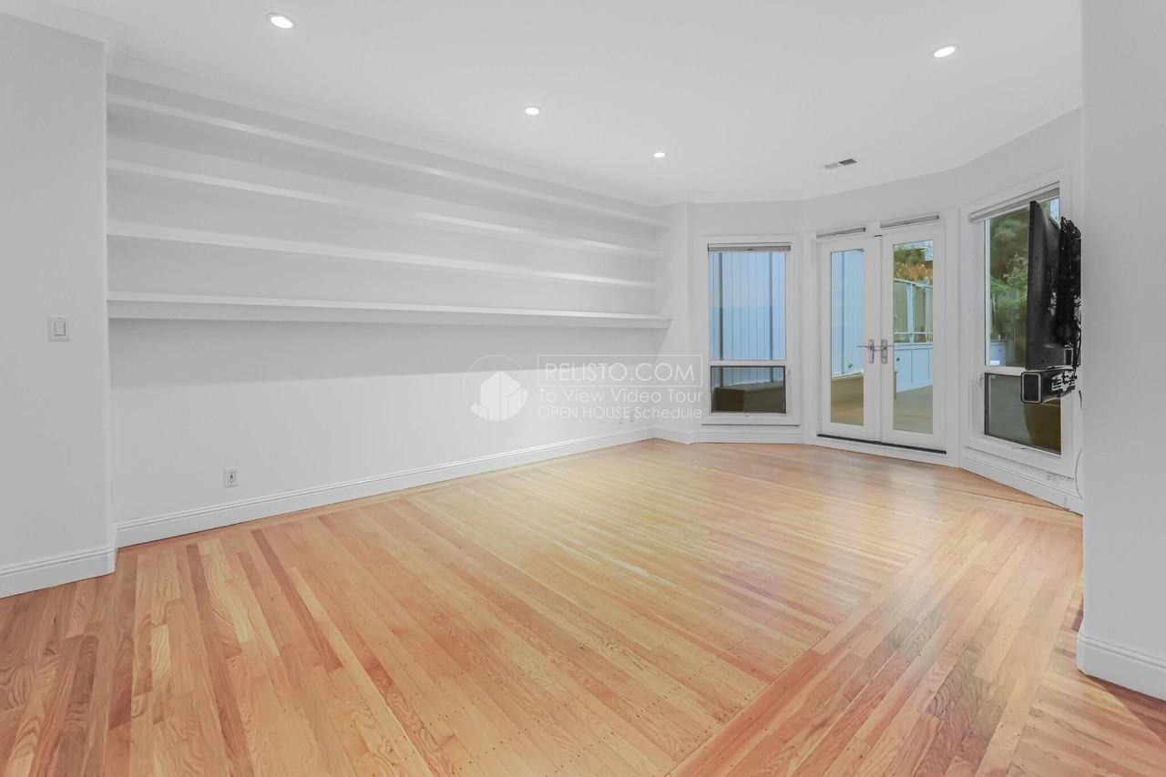 2629 Lombard St - Photo 4 of 17