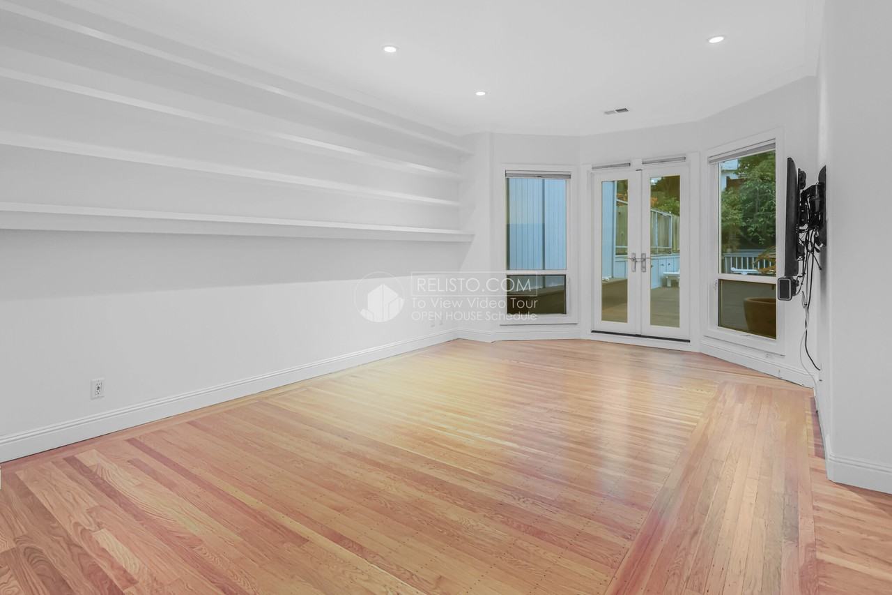 2629 Lombard St - Photo 7 of 17