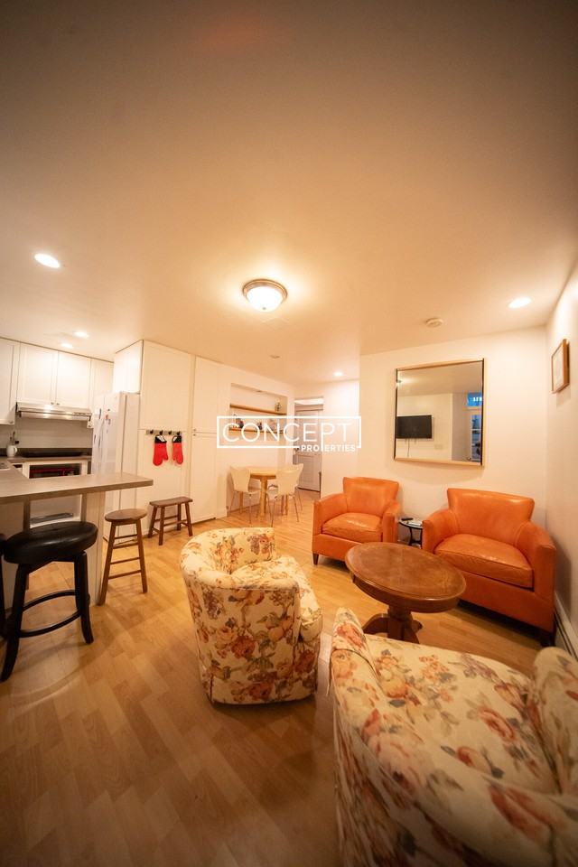 191 Davis Ave #1B - Photo 2 of 19