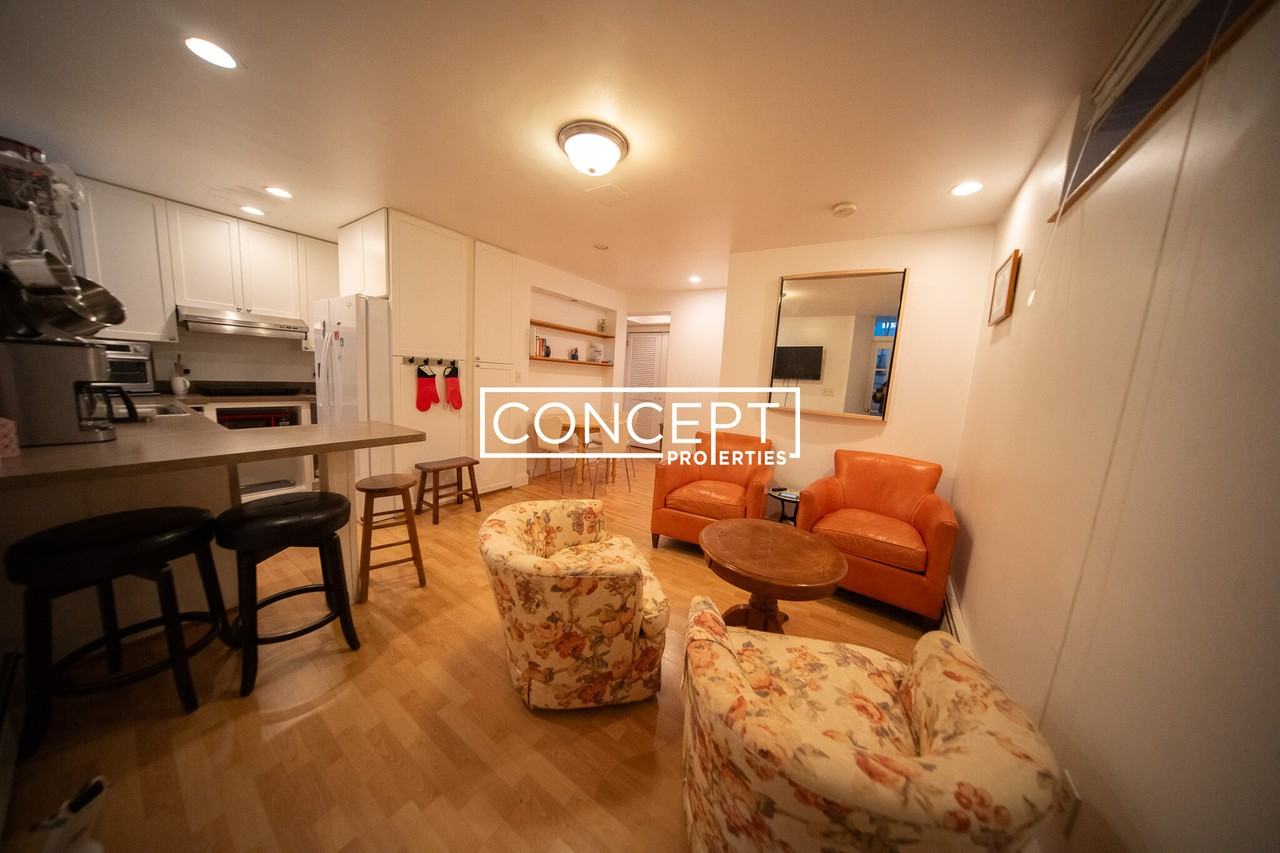 191 Davis Ave #1B - Photo 4 of 19