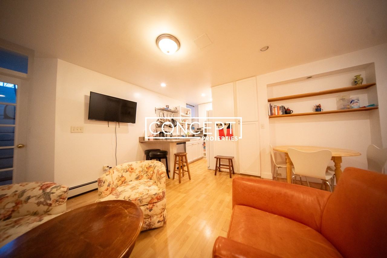 191 Davis Ave #1B - Photo 6 of 19