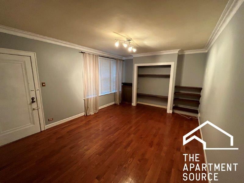 2838 W Addison St #2N - Photo 2 of 5