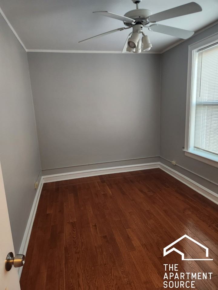 2838 W Addison St #2N - Photo 3 of 5