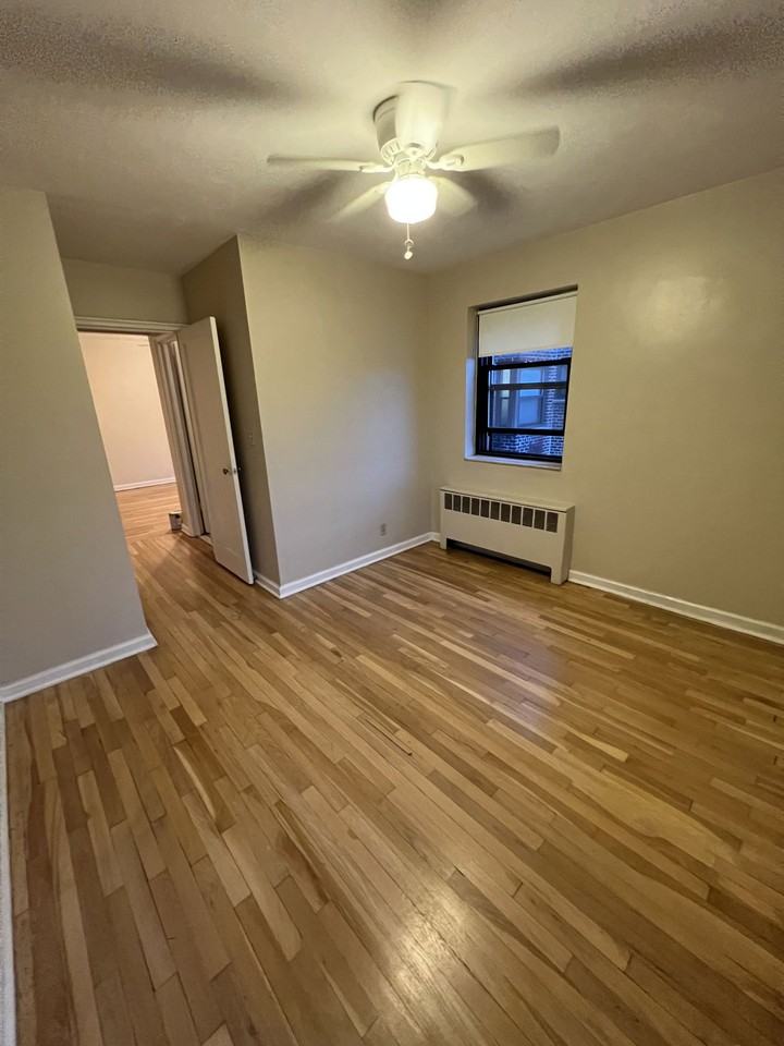 2337 Hudson Terrace #C19 - Photo 3 of 4