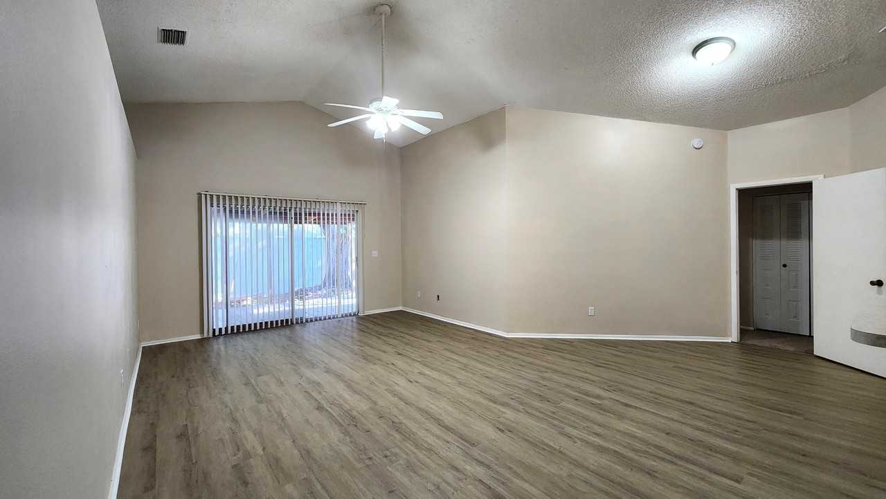 1633 Elk Spring Dr - Photo 2 of 16