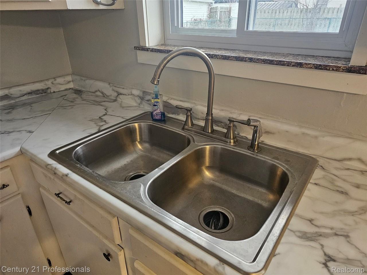 30731 Mackenzie Dr - Photo 5 of 11