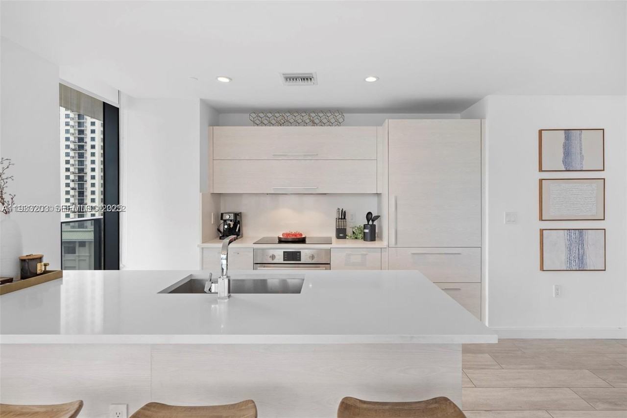 SW 10th St & S Miami Ave - Photo 5 of 22