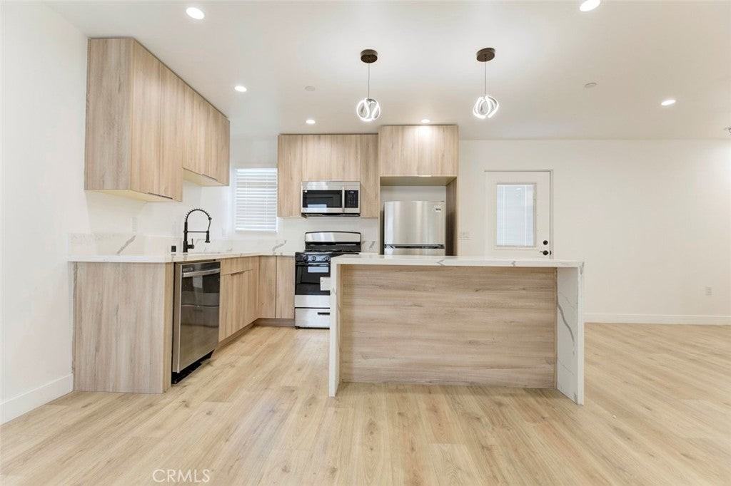 5650 Cartwright Ave - Photo 6 of 29