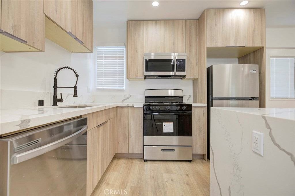 5650 Cartwright Ave - Photo 7 of 29