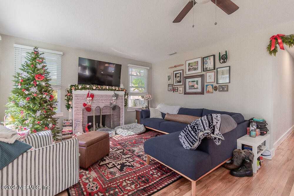 909 Talbot Ave - Photo 4 of 23